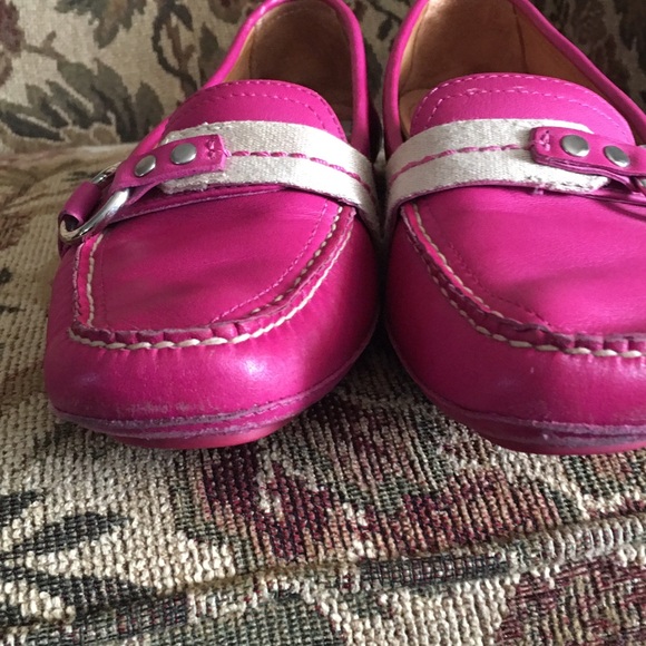 Beautiful Leather Coach Loafers in Fuschia - womens size 8.5 Medium - Picture 6 of 9